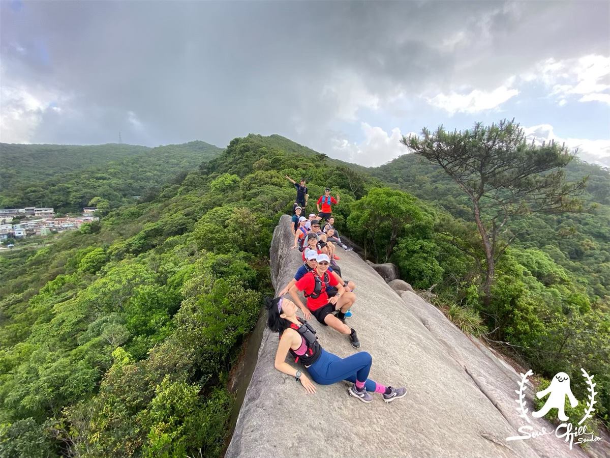 山稜上的步道